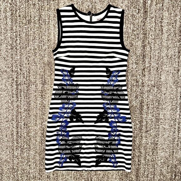 Juicy Couture Women's Blue White Striped Mini Dress Zipper Back Embroidered XS - Picture 1 of 10